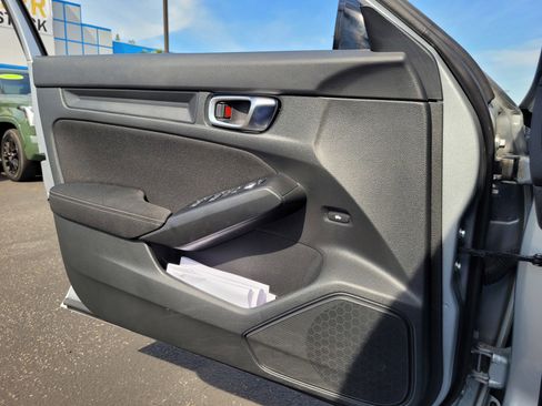 Used 2025 Honda Civic Sport image 25