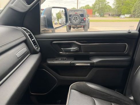 Used 2021 RAM 1500 Laramie w/ Sport Appearance Package AWD/4WD image 19