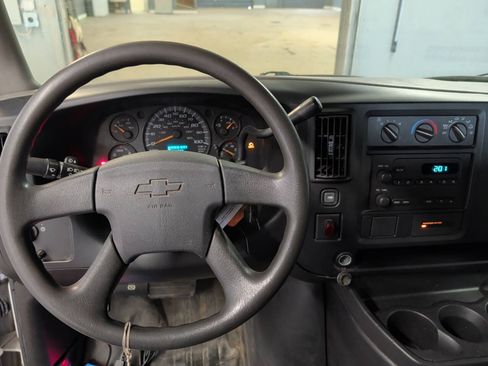 Used 2007 Chevrolet Express 1500 RWD image 30
