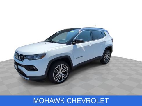 Used 2023 Jeep Compass Limited w/ Elite Group AWD/4WD image 4