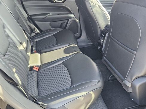 New 2026 Jeep Compass Latitude image 14