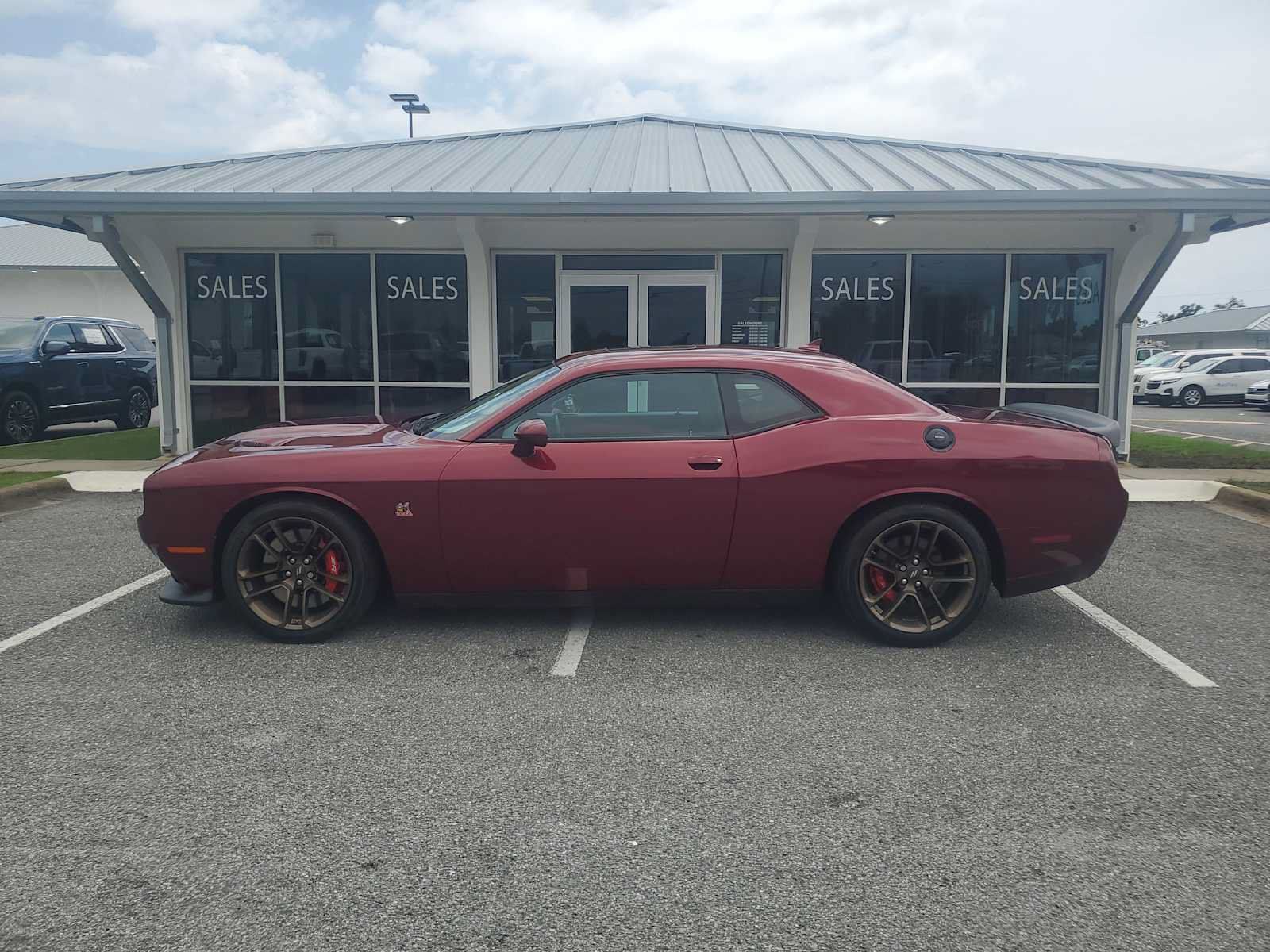 Used 2023 Dodge Challenger R/T Scat Pack w/ Plus Package RWD image 2