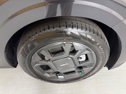 New 2026 Kia Carnival EX image 11