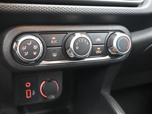 Used 2022 Nissan Kicks S FWD image 30