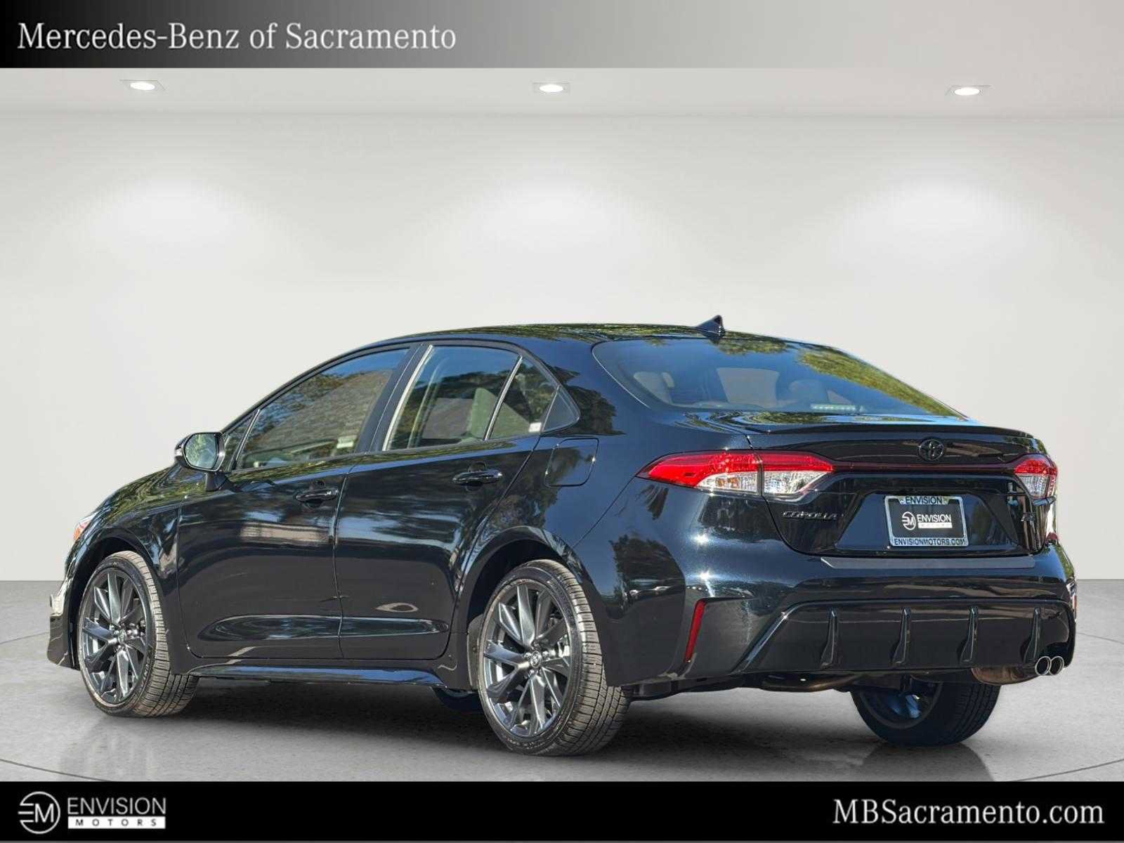 Used 2026 Toyota Corolla SE FWD image 3