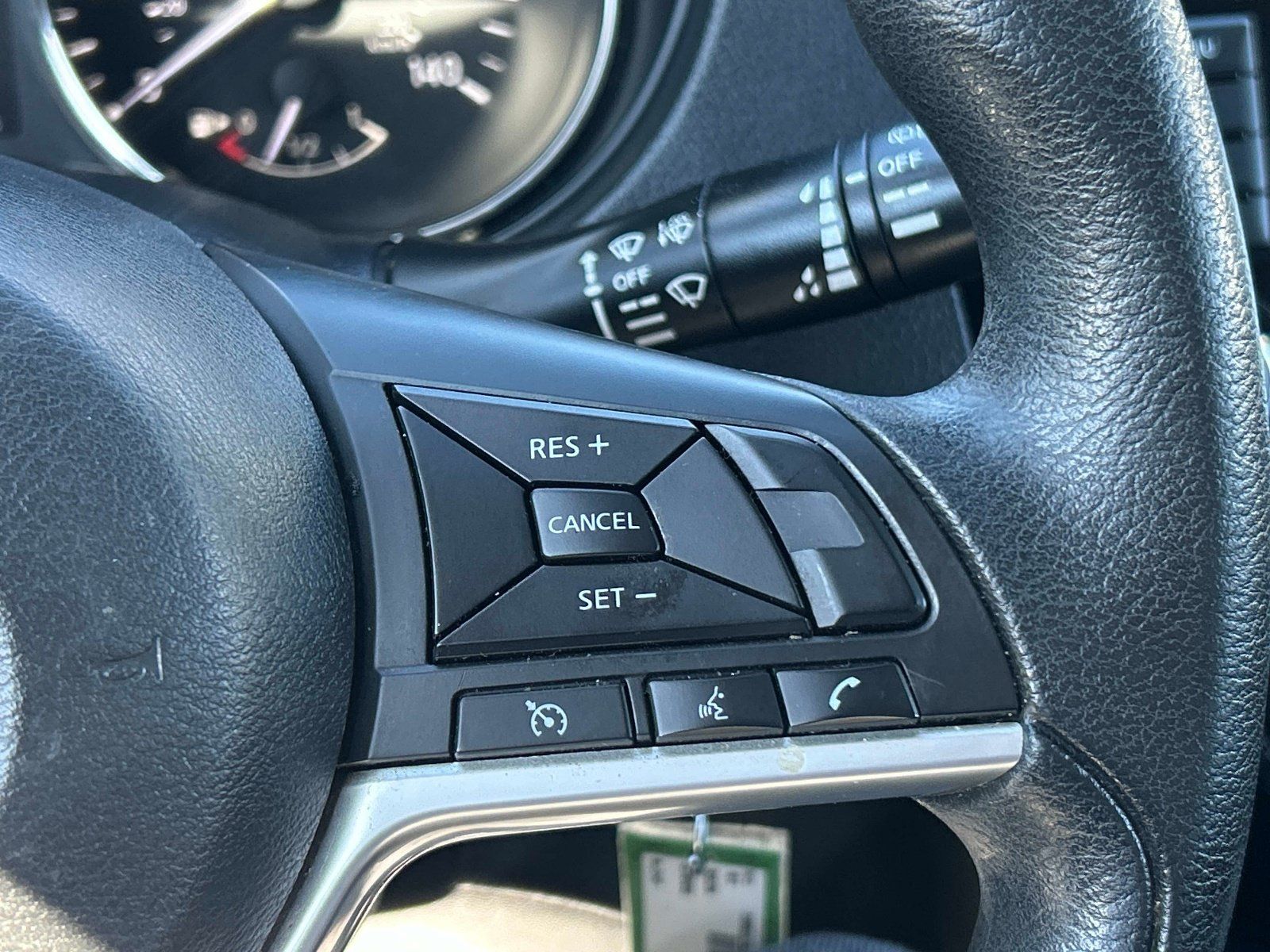 Used 2018 Nissan Rogue S AWD/4WD image 19