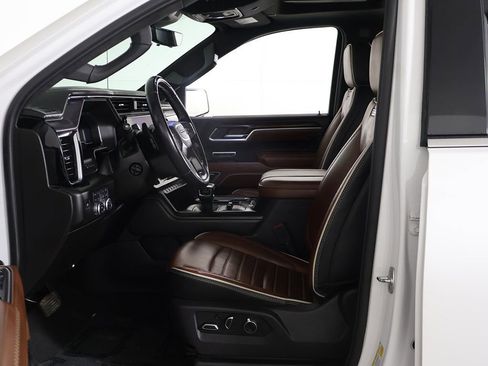 Used 2025 GMC Sierra 1500 Denali Ultimate image 32