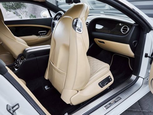 Used 2016 Bentley Continental GT image 37