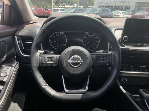Used 2023 Nissan Rogue SV w/ SV Premium B Package FWD image 31