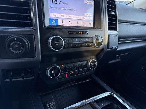 Used 2019 Ford Expedition Max Platinum image 18