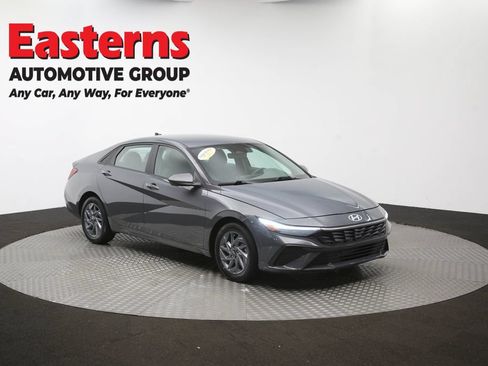 Used 2024 Hyundai Elantra SEL FWD image 47
