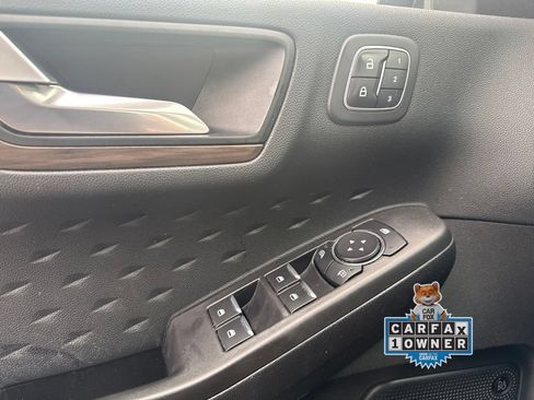 Used 2020 Ford Escape Titanium AWD/4WD image 16