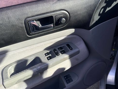 Used 2001 Volkswagen Golf GLS image 17