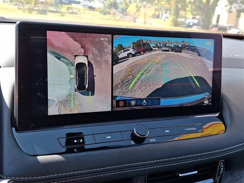 Used 2024 Nissan Rogue Platinum image 18