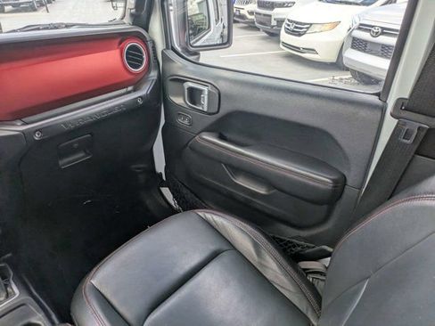 Used 2018 Jeep Wrangler Unlimited Rubicon AWD/4WD image 17