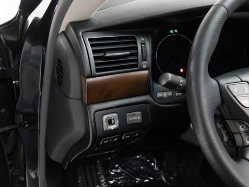 Used 2011 Lexus LS 460 w/ Sport Pkg RWD image 40