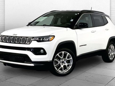 Used 2025 Jeep Compass Limited AWD/4WD image 12
