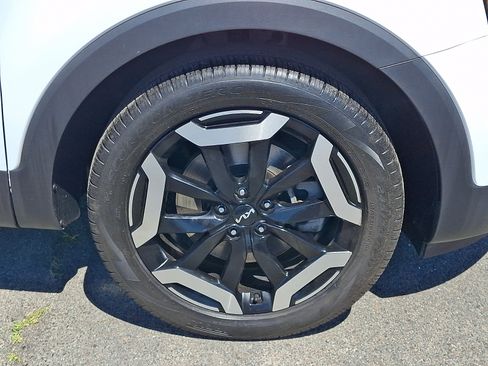 Used 2024 Kia Telluride EX AWD/4WD image 9