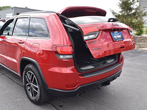 Used 2017 Jeep Grand Cherokee Trailhawk w/ Trailhawk Luxury Group AWD/4WD image 32