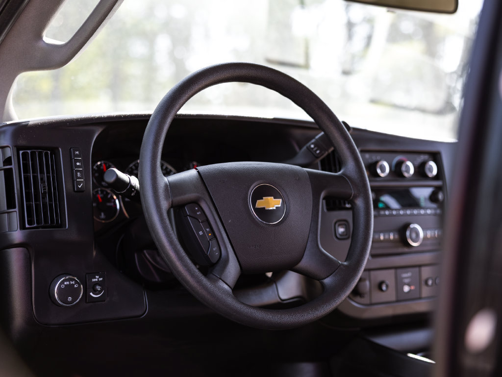 Used 2025 Chevrolet Express 3500 LS RWD image 11
