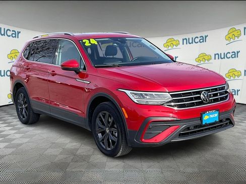 Used 2024 Volkswagen Tiguan SE image 1
