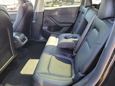 Used 2023 Tesla Model Y Long Range AWD/4WD image 13