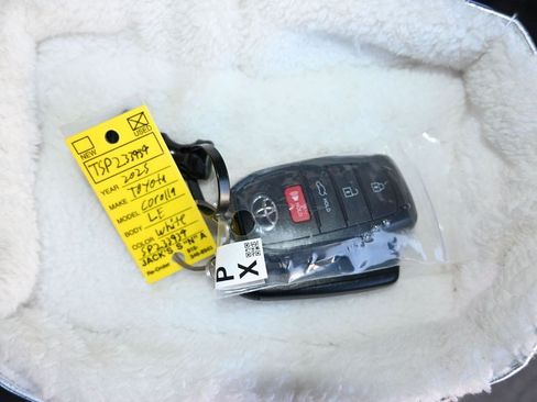 Used 2025 Toyota Corolla LE w/ LE Premium Package FWD image 17