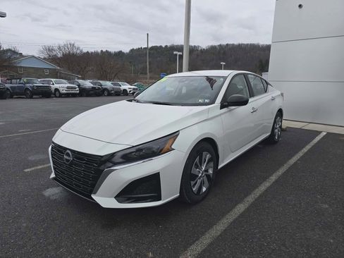 Used 2024 Nissan Altima 2.5 S image 7