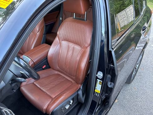 Used 2019 BMW X5 xDrive40i w/ M Sport Package AWD/4WD image 4