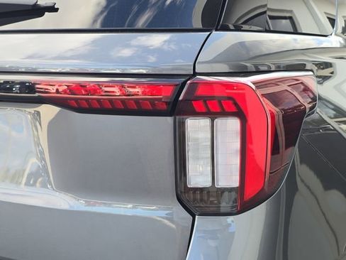 Used 2025 Ford Explorer ST-Line AWD/4WD image 8