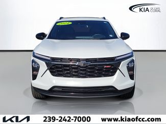 Used 2024 Chevrolet Trax RS w/ Sunroof Package FWD video 2