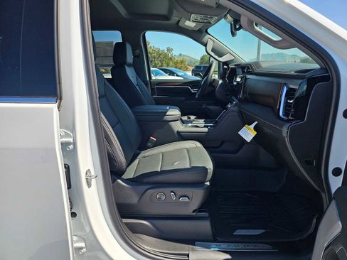New 2026 GMC Sierra 3500 Denali AWD/4WD image 10