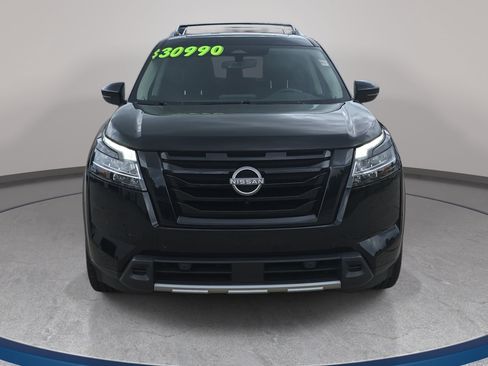 Used 2023 Nissan Pathfinder SL w/ SL Premium Package AWD/4WD image 3