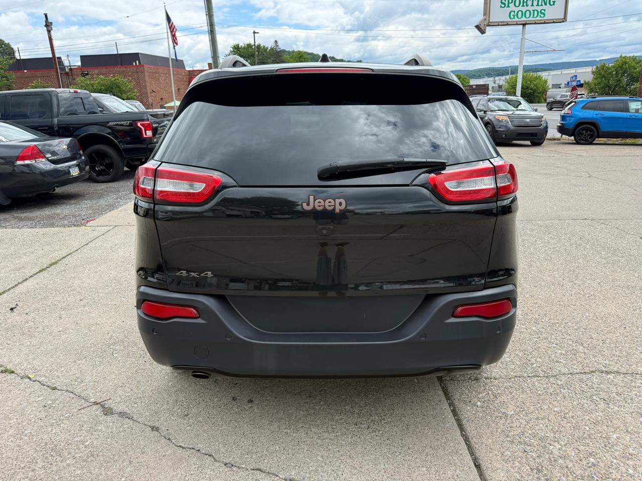 Used 2016 Jeep Cherokee 75th Anniversary AWD/4WD image 6
