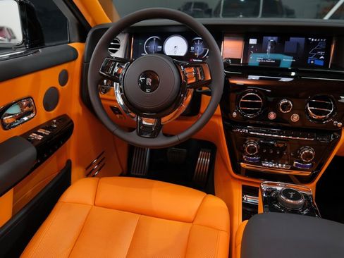 Used 2025 Rolls-Royce Phantom Sedan image 73