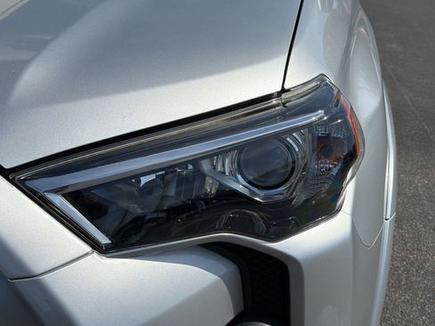 Used 2018 Toyota 4Runner SR5 RWD image 12