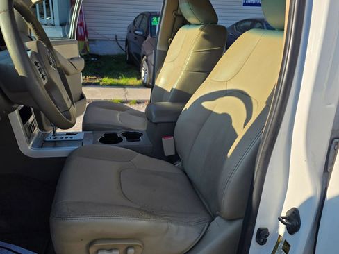 Used 2012 Nissan Pathfinder Silver image 7