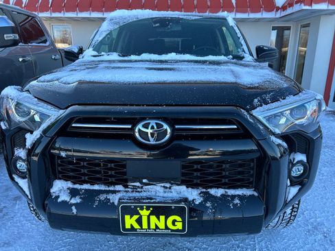 Used 2024 Toyota 4Runner SR5 image 3