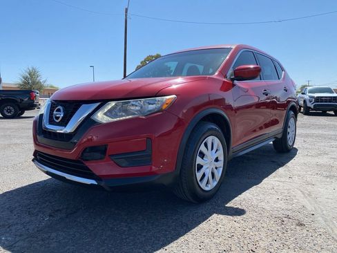 Used 2017 Nissan Rogue S FWD image 2