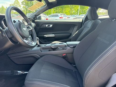 Used 2022 Ford Mustang GT w/ Equipment Group 301A RWD image 9