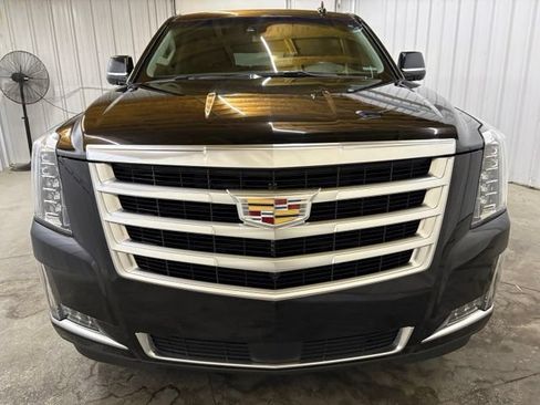 Used 2019 Cadillac Escalade Premium Luxury AWD/4WD image 2