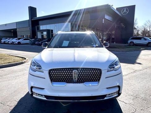 Used 2023 Lincoln Aviator Reserve w/ Equipment Group 201A image 2