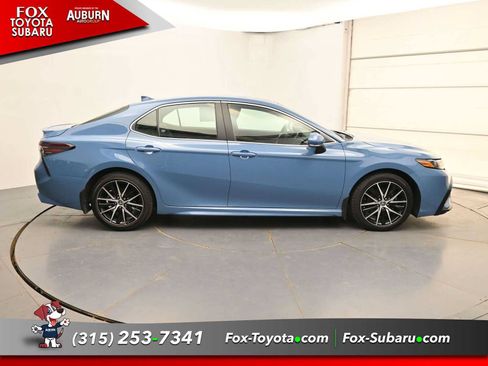 Used 2024 Toyota Camry SE w/ Cold Weather Package FWD image 18