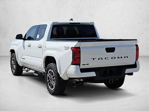 Used 2025 Toyota Tacoma TRD Sport AWD/4WD image 8