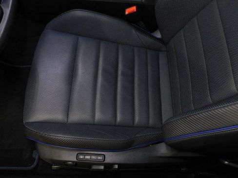 Used 2025 Volkswagen Golf image 36