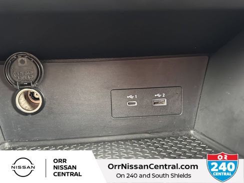 Used 2025 Nissan Pathfinder SV image 29