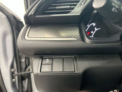 Used 2018 Honda Civic Sport image 18