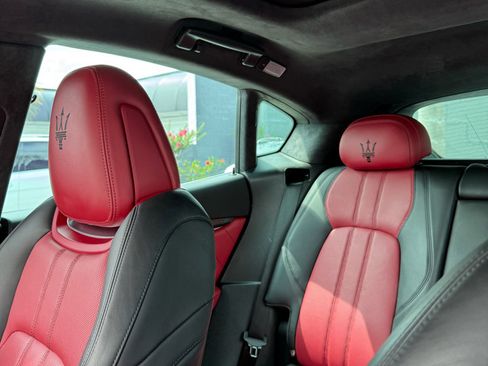 Used 2020 Maserati Levante S GranSport image 21