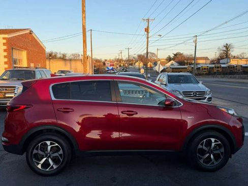 Used 2022 Kia Sportage LX image 7