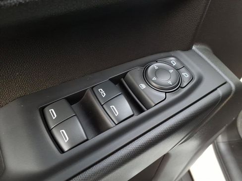 Used 2025 Chevrolet Silverado 1500 Custom image 14